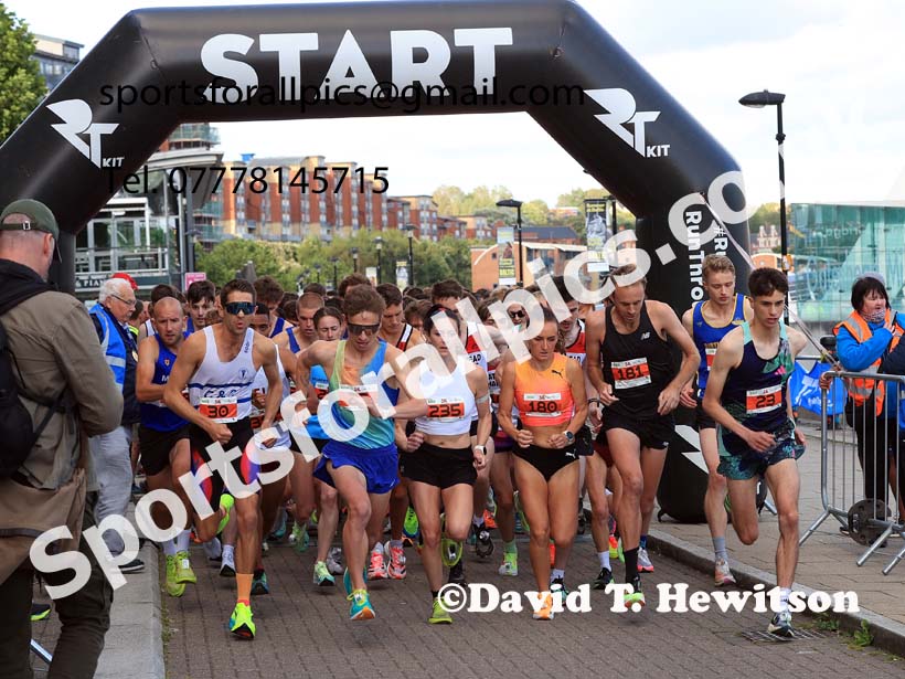 The 2024 Quayside 5k Road Race, Newcastle/Gateshead.  Photo: David T. Hewitson/Sports for All Pics
